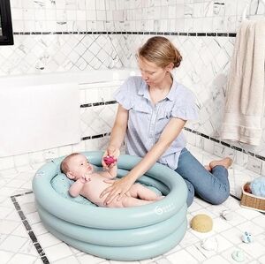 Baby Moov  Baby/Toddler Blue Inflatable Tavel  Bath